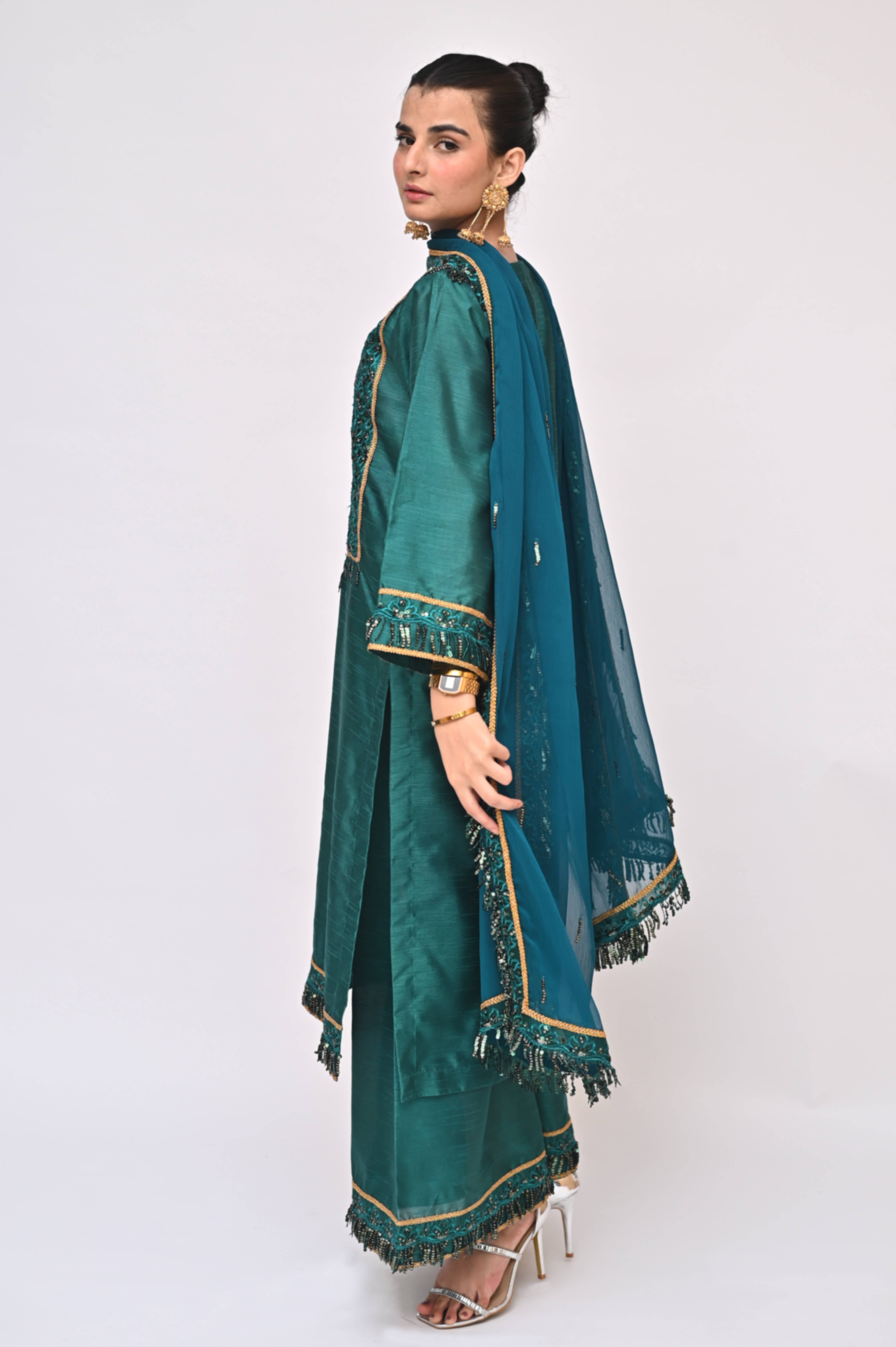 ZEENAT (Teal Temptation)