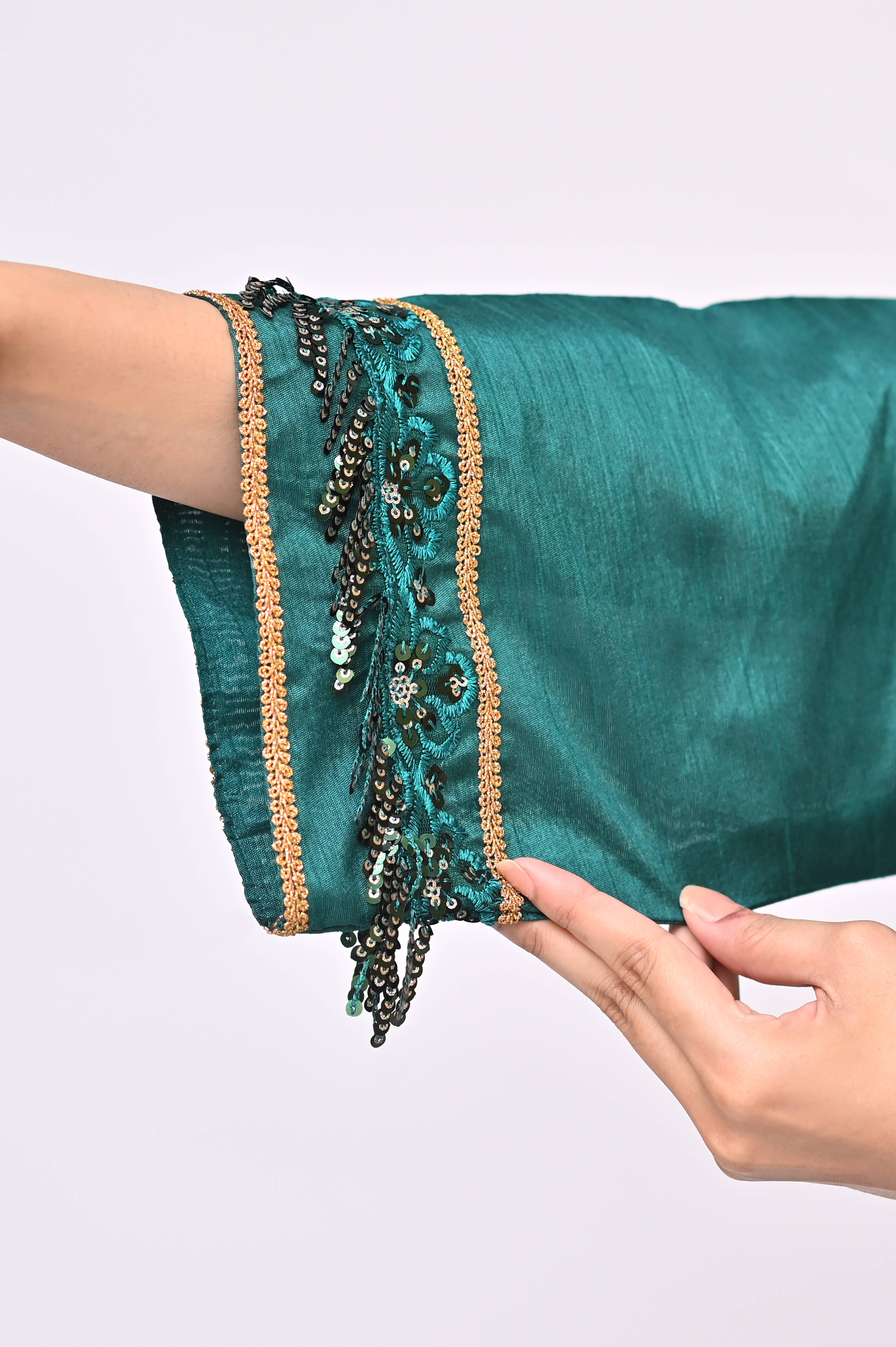 ZEENAT (Teal Temptation)