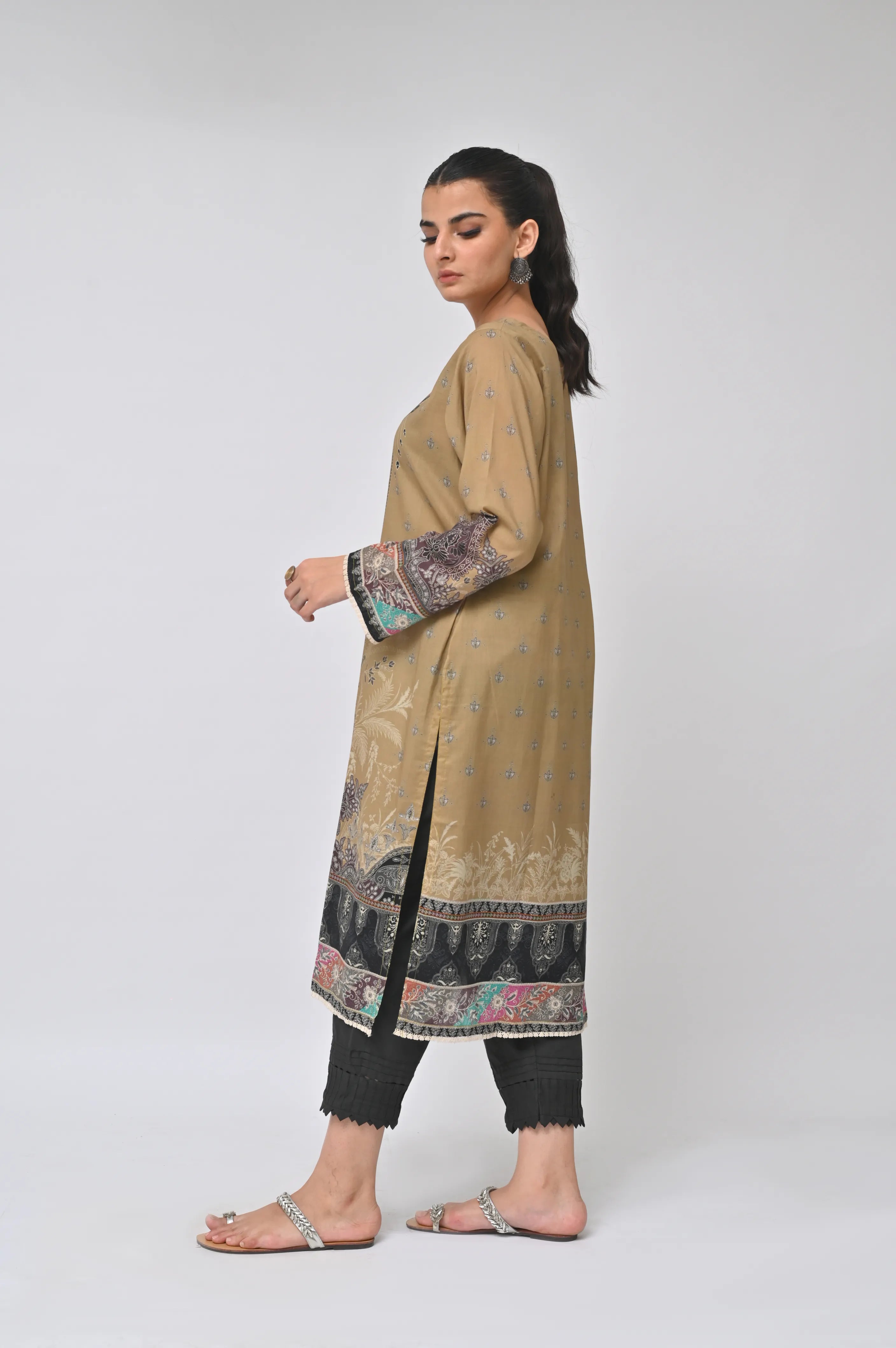 Shah Jahan Kurti (F22)