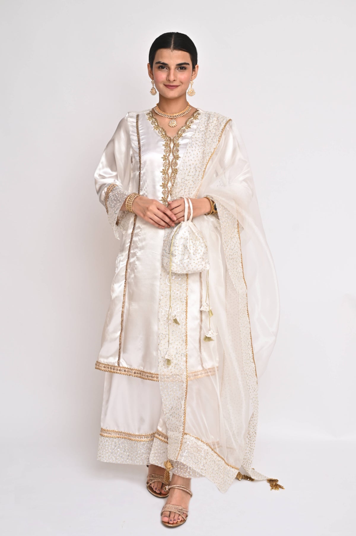 Hoorain (حورین)