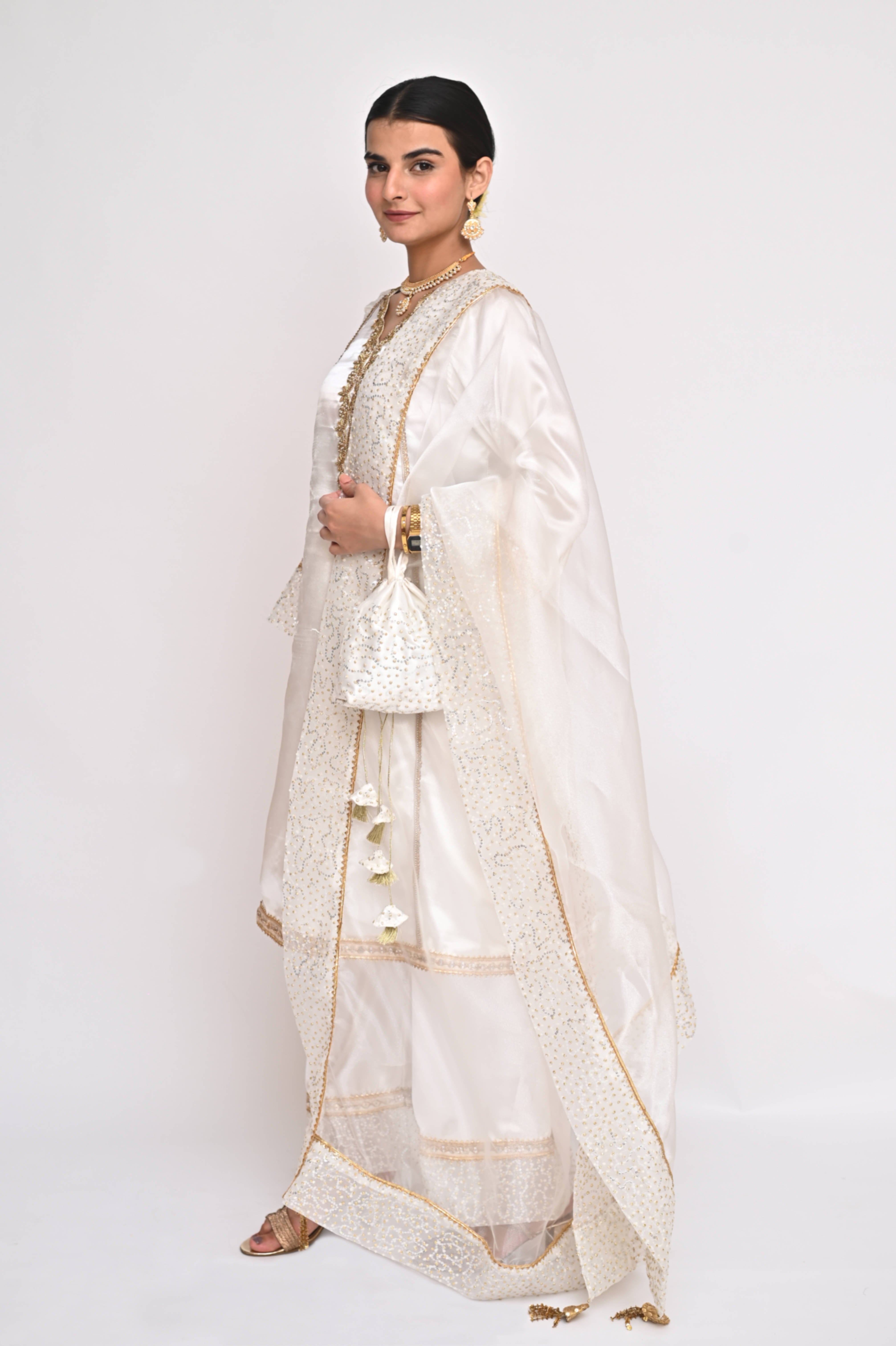 Hoorain (حورین)