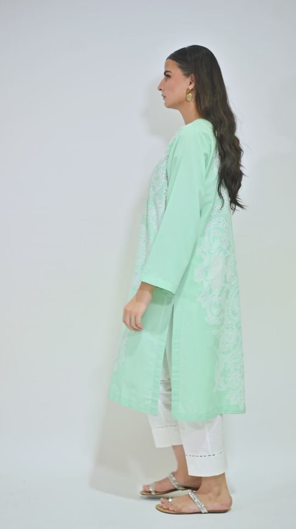 Zaynah Kurti (F15)